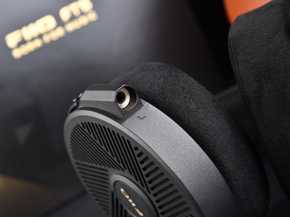 飞傲FT5图赏 平板大耳新旗舰