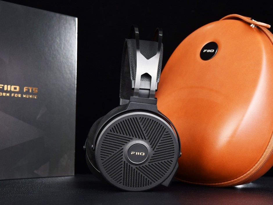 飞傲FT5图赏 平板大耳新旗舰