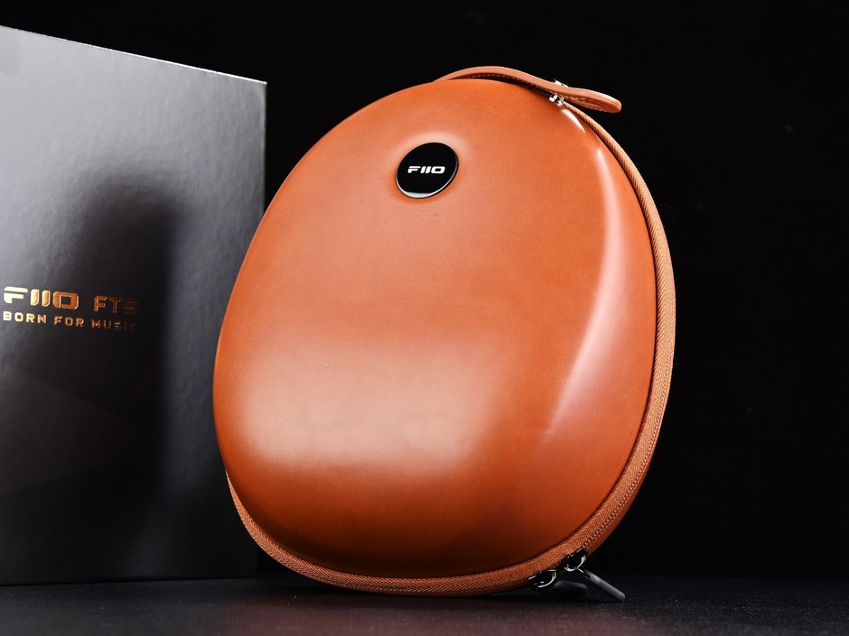 飞傲FT5图赏 平板大耳新旗舰