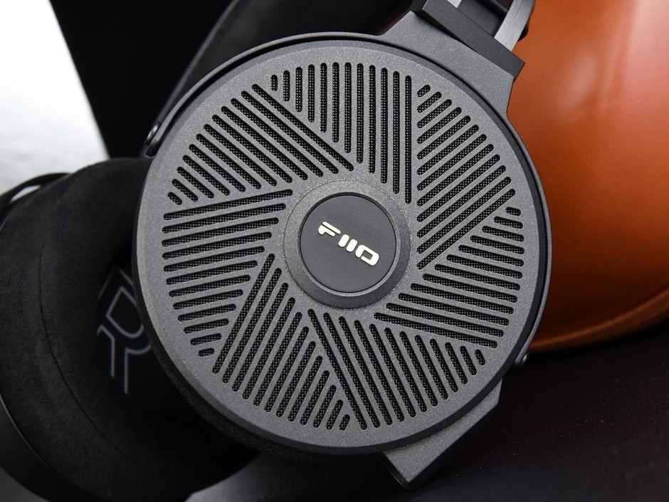 飞傲FT5图赏 平板大耳新旗舰