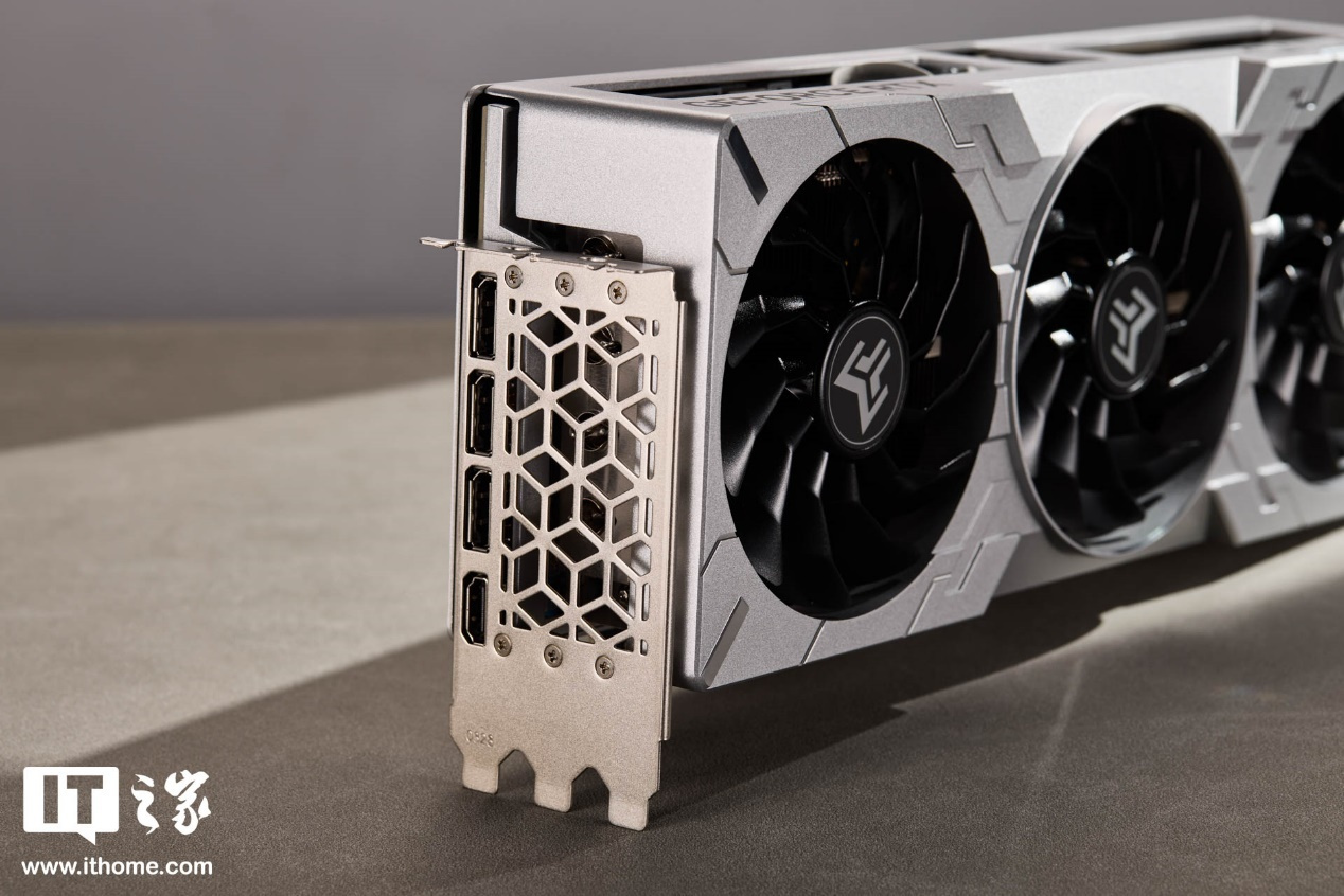 【IT之家评测室】影驰 RTX 4080 SUPER 金属大师 OC 显卡专项评测：畅玩 4K 分辨率的《黑神话：悟空》