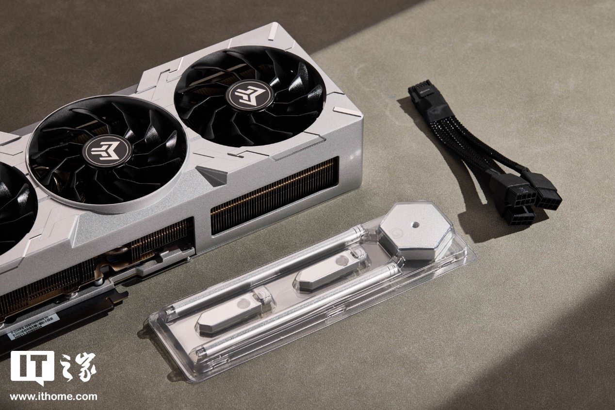 【IT之家开箱】影驰 RTX 4080 SUPER 金属大师 OC 显卡图赏:金属风拉满的 4K 游戏旗舰