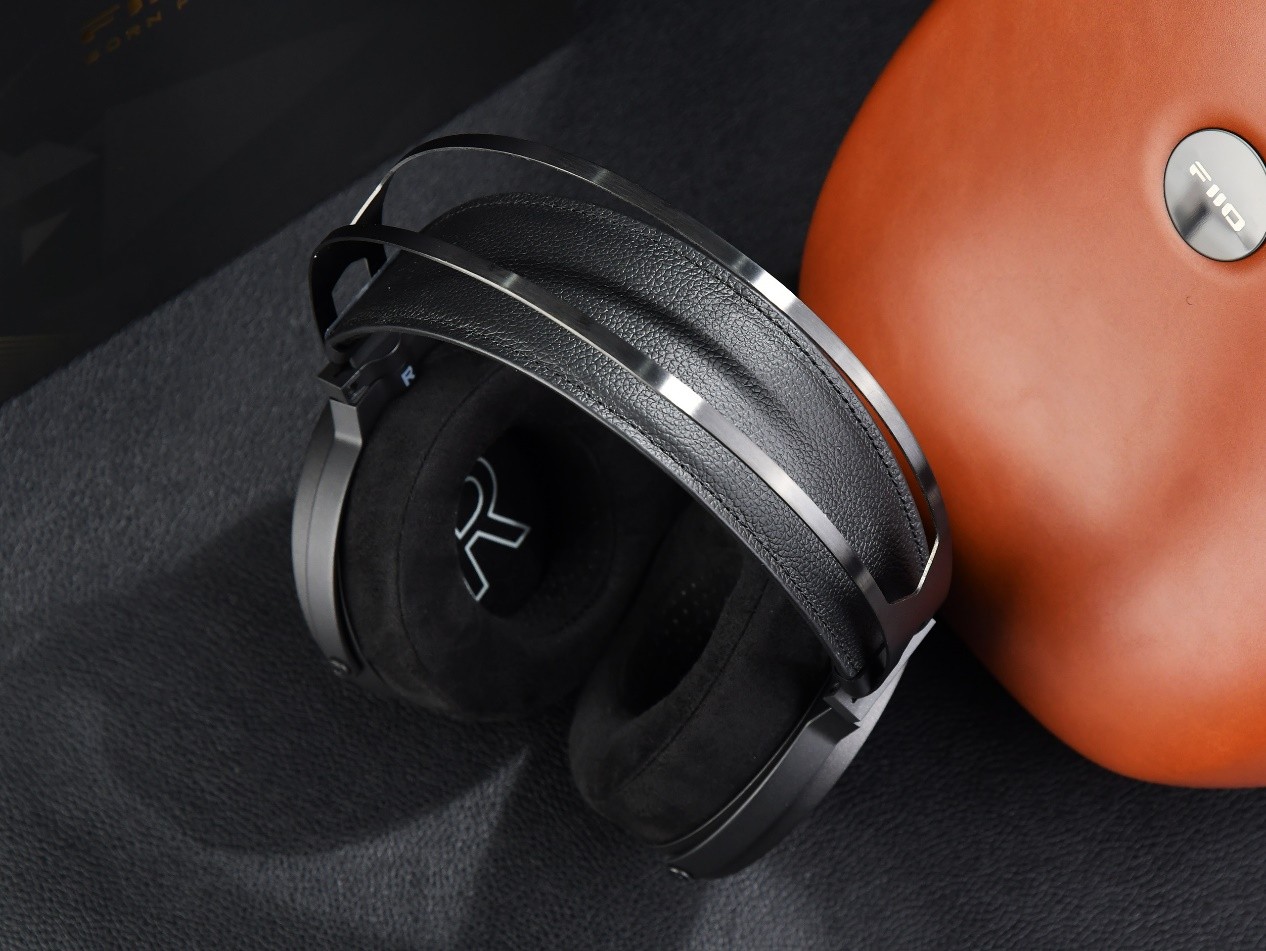 飞傲FT5开放式平板头戴耳机评测：好听又好推的平板新旗舰