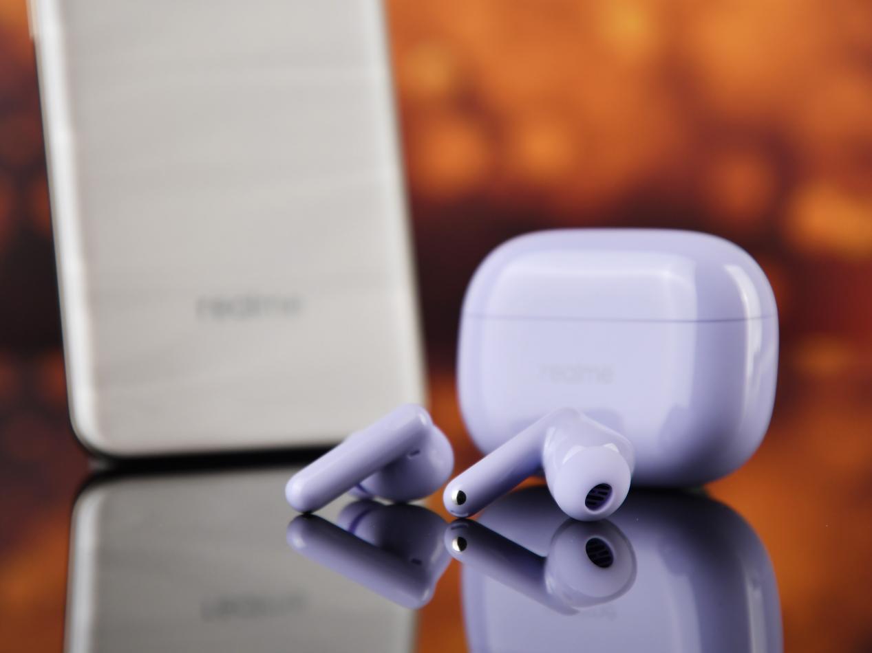 真我13 Pro+全面评测：1999元拥有旗舰长焦和艺术设计