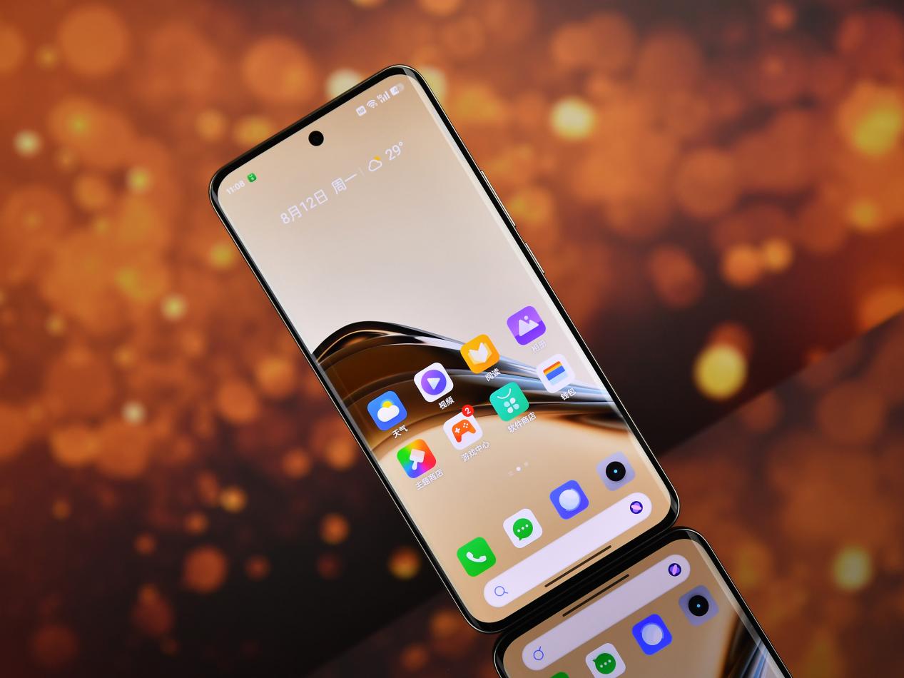 真我13 Pro+全面评测：1999元拥有旗舰长焦和艺术设计