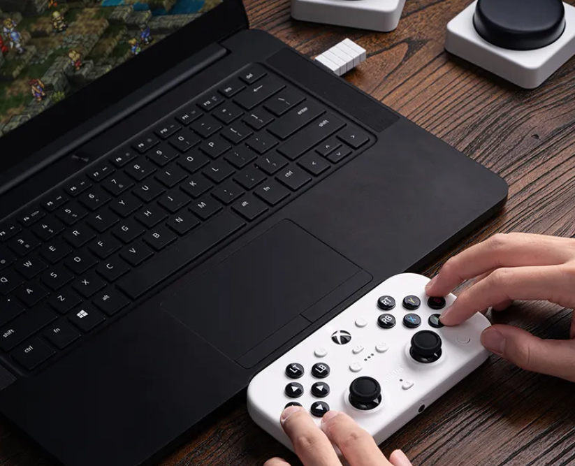八位堂 Lite SE Xbox 轻力版无障碍手柄发布:加大按键面板、无线连接微软 Xbox、PC