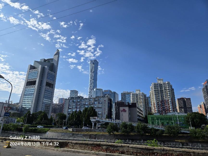 三星Galaxy Z Fold6体验:依然精致的外观 也是迄今为止最强的三星折叠屏