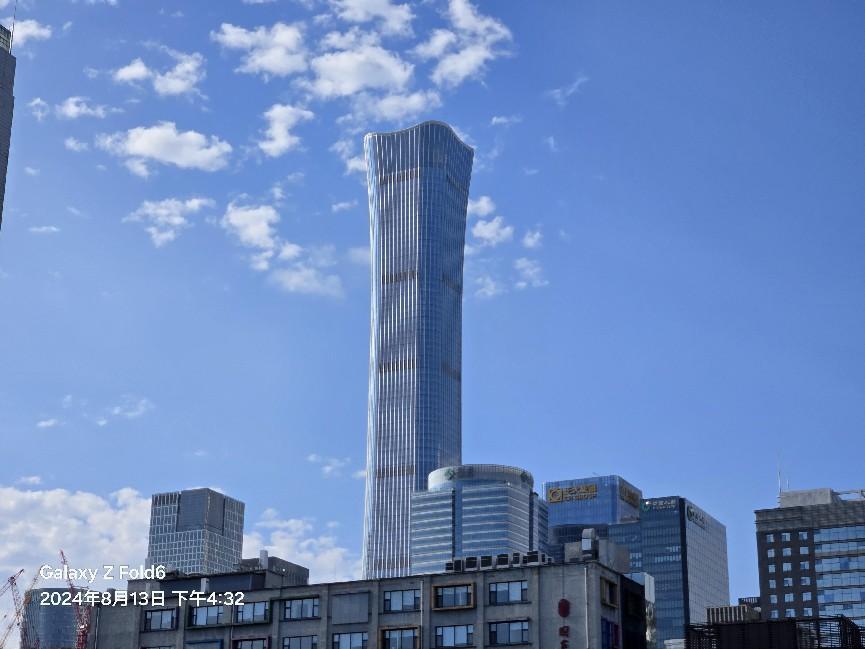 三星Galaxy Z Fold6体验:依然精致的外观 也是迄今为止最强的三星折叠屏