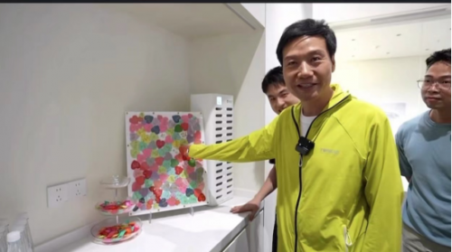 雷军、董宇辉同期制霸热榜,“中国智造”占领用户心智