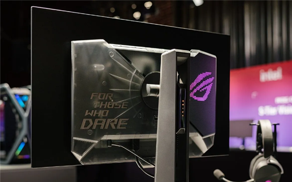 华硕发布全球首款1440p 480Hz OLED电竞屏:半透明背版设计