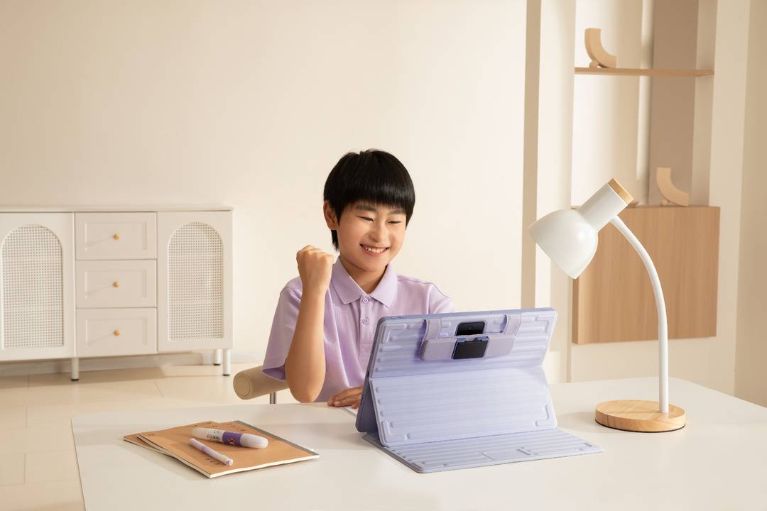 新经济视界 | 大模型+学习机融合提速,AI老师或将取代“录播授课”模式