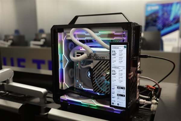 171台都是i9-14900K!全国最大全场i9K网咖开业 曾经的网吧彻底变了