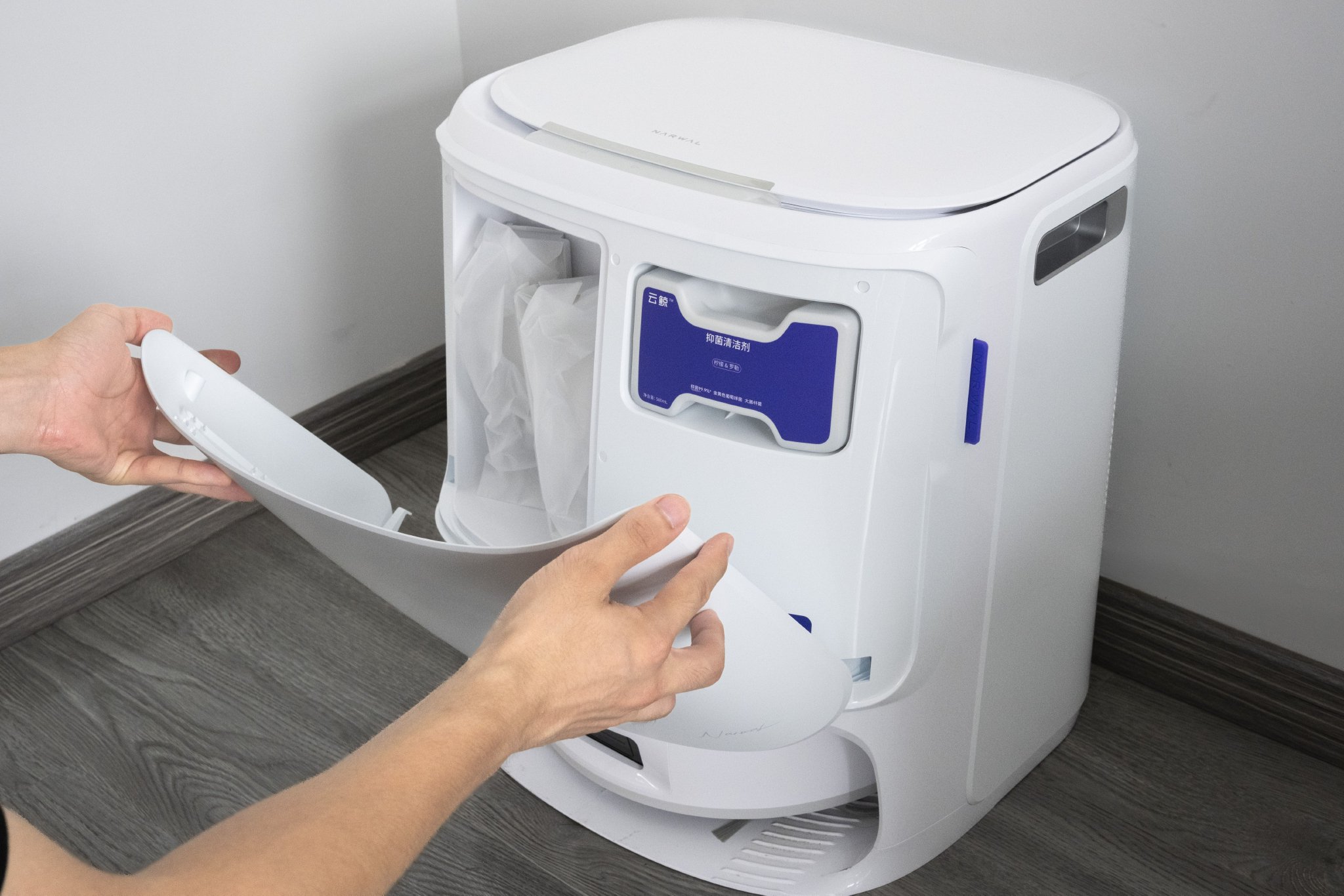 云鲸 J5 的「科学清洁」,让我看到了扫拖一体机器人的下一场变革