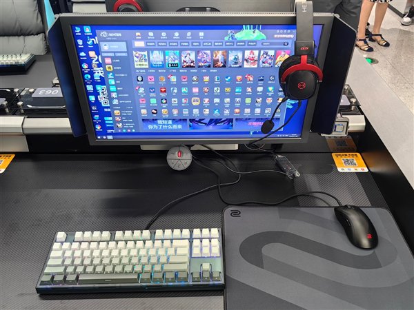 171台都是i9-14900K!全国最大全场i9K网咖开业 曾经的网吧彻底变了