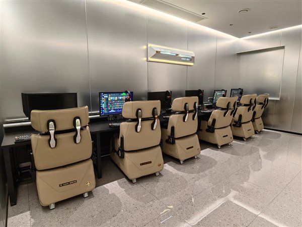 171台都是i9-14900K!全国最大全场i9K网咖开业 曾经的网吧彻底变了