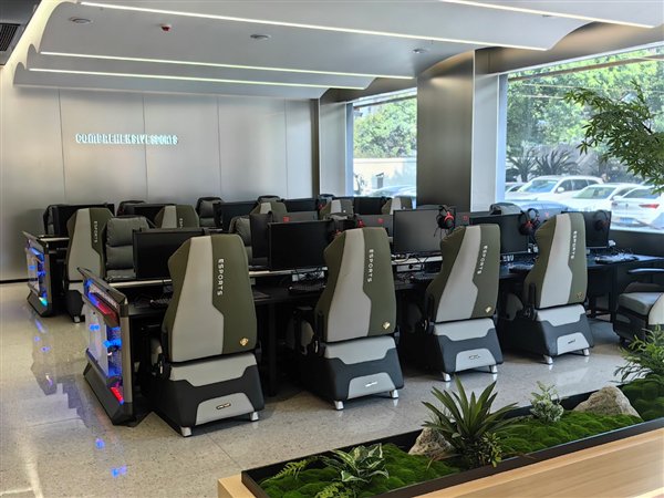 171台都是i9-14900K!全国最大全场i9K网咖开业 曾经的网吧彻底变了