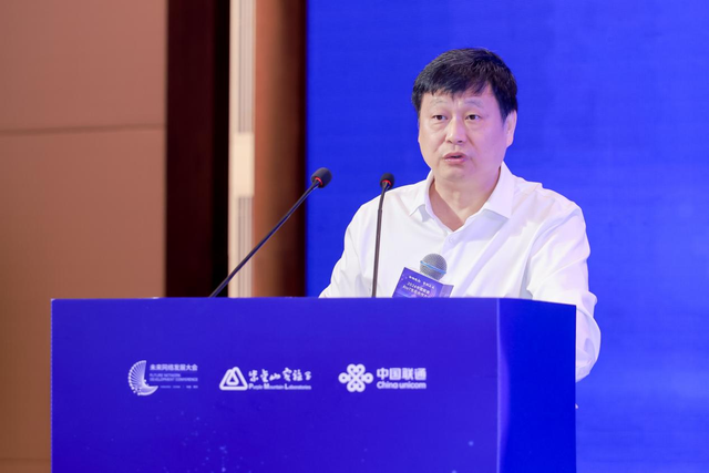 图:中国通信学会副秘书长(正局级)欧阳武开场致辞