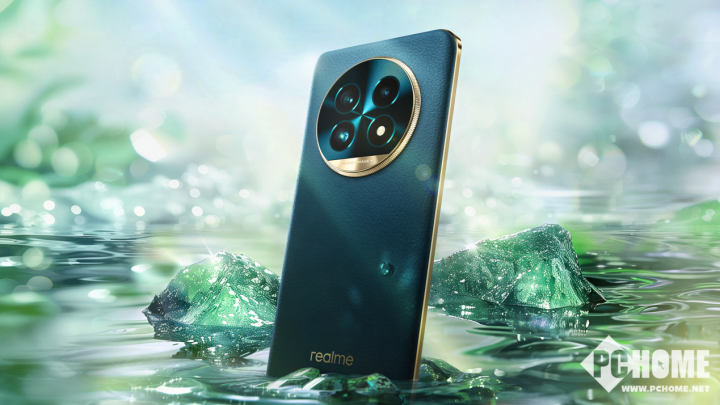 真我13 Pro系列发布 1999元起长焦脱颖而出