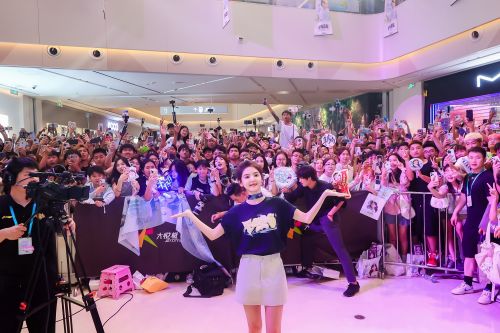 F426&章若楠举办首次线下见面会,燃爆沈阳!