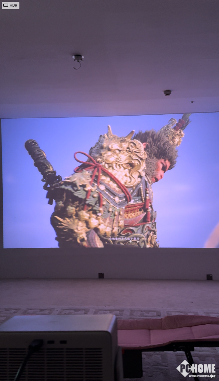 用极米RS 10 Plus打开《黑神话:悟空》,超百吋电竞巨幕任你耍