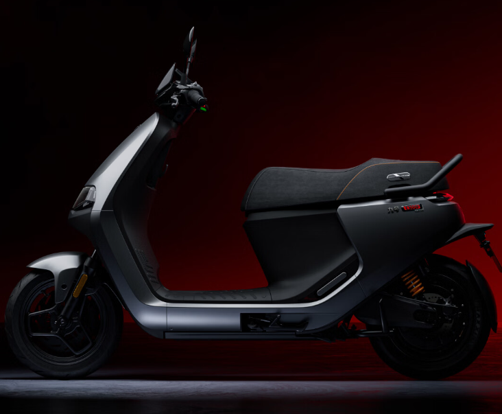 九号电动摩托车 E300P MK2 发布:5.9s 零百加速、125km 混合工况续航