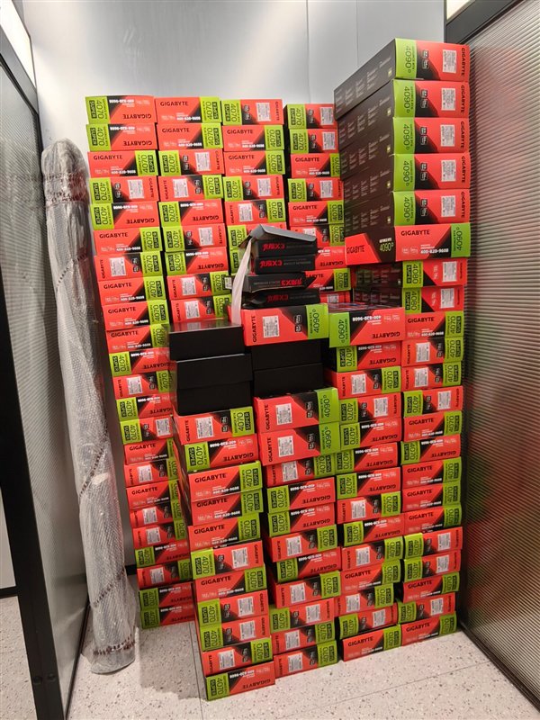 171台都是i9-14900K!全国最大全场i9K网咖开业 曾经的网吧彻底变了