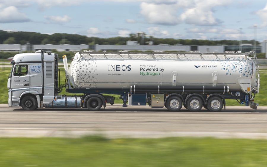 梅赛德斯-奔驰 GenH2 氢燃料电池卡车启动首批客户路测