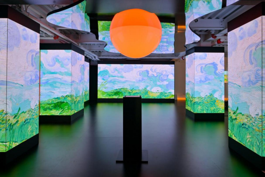 以科技普惠艺术,「TCL日光月影艺术馆」启幕