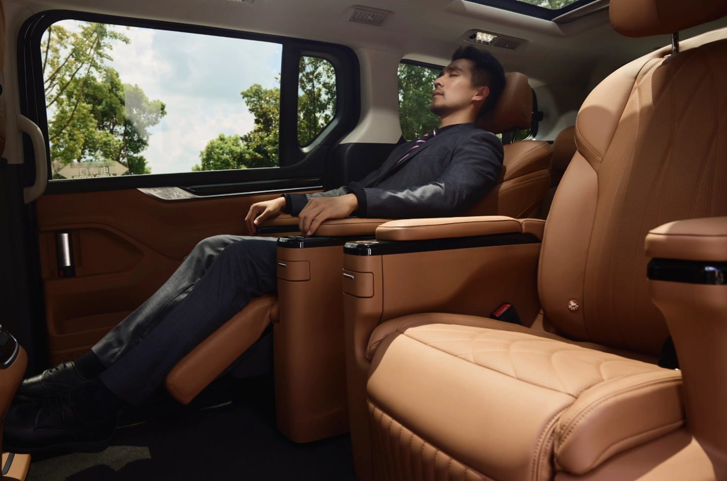 上汽大通 2024 款 G10 MPV 官图公布,8 月 30 日成都车展上市