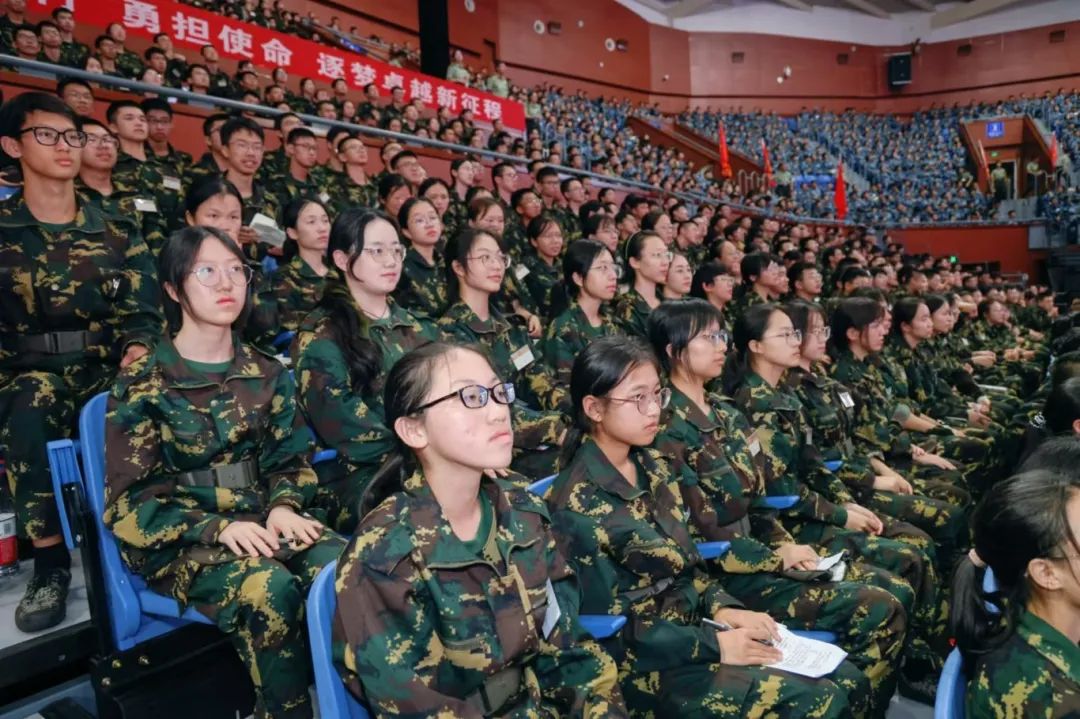 浙大校长杜江峰寄语新生:全心投入到有使命的学习和创新中