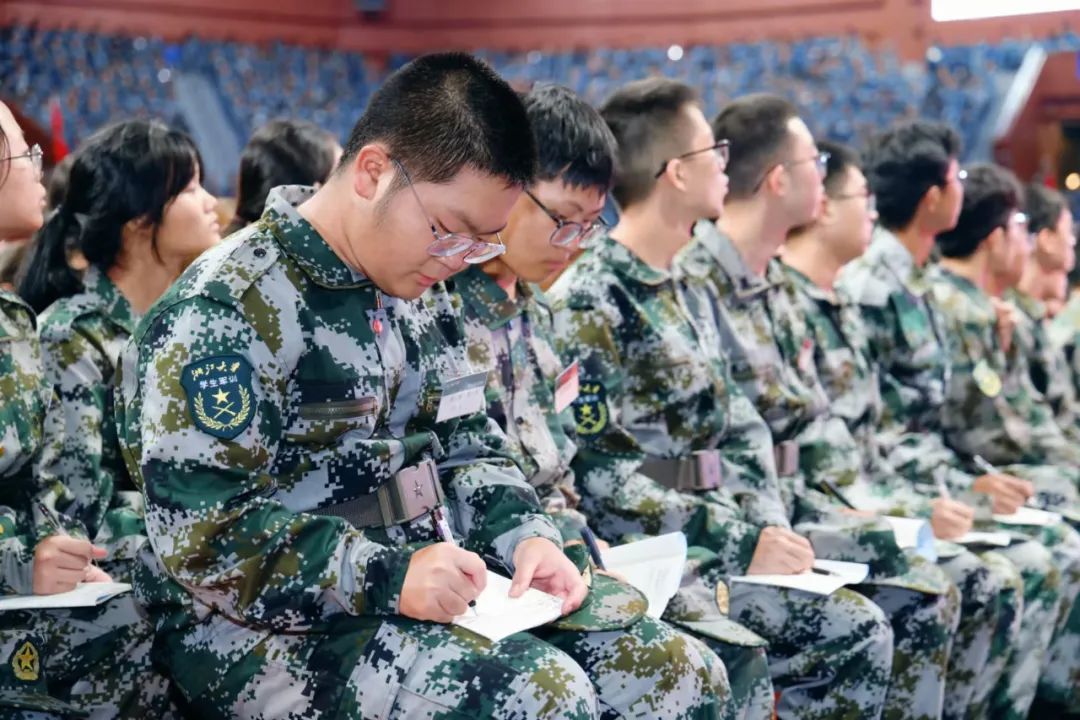 浙大校长杜江峰寄语新生:全心投入到有使命的学习和创新中