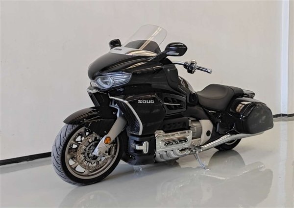 水平对置8缸发动机+8档DCT:长城灵魂摩托实车曝光