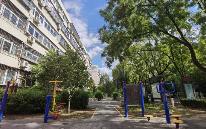 99元帮业主带5天娃,物业怎么就“卷起来”了 | 新京报快评