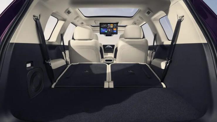 「平平无奇」的零跑C16,怎么就成「六座神车 」