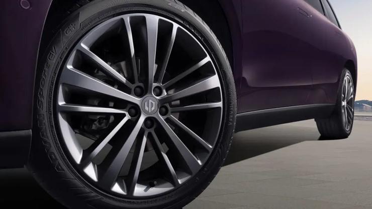 「平平无奇」的零跑C16,怎么就成「六座神车 」