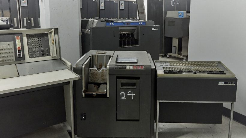 跨越 65 年的历史:传奇晶体管计算机 IBM 7090 上架拍卖,指导价 4~6 万美元