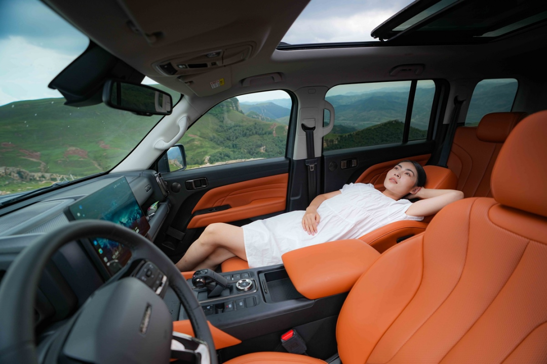 智能四驱+三把锁 第二代哈弗H9开启预售:20.59万元起