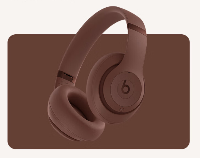 苹果 Beats Studio Pro 金・卡戴珊联名款耳机上架京东,售价 2899 元