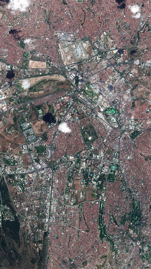 吉林一号卫星带你看浪漫的土耳其:古代城墙、现代建筑