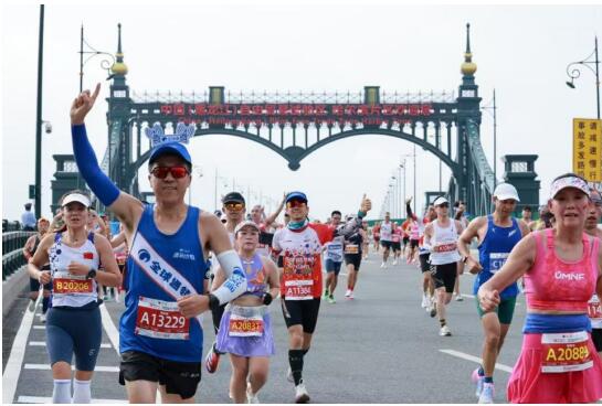 全流程升级跑马体验 “全球通•逐马计划”带你漫游冰城