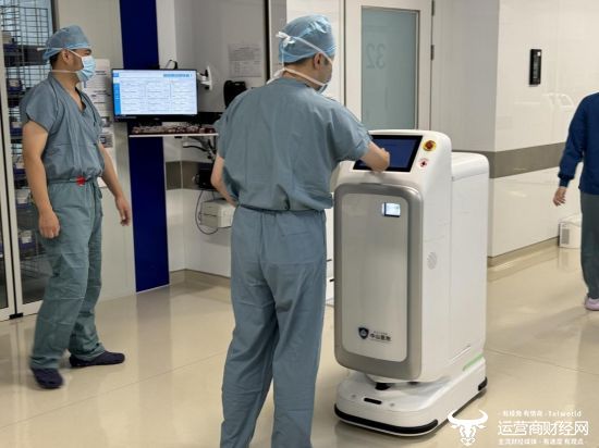 智慧病房、手术室机器人……中山医院“防诊治康”通通有帮手