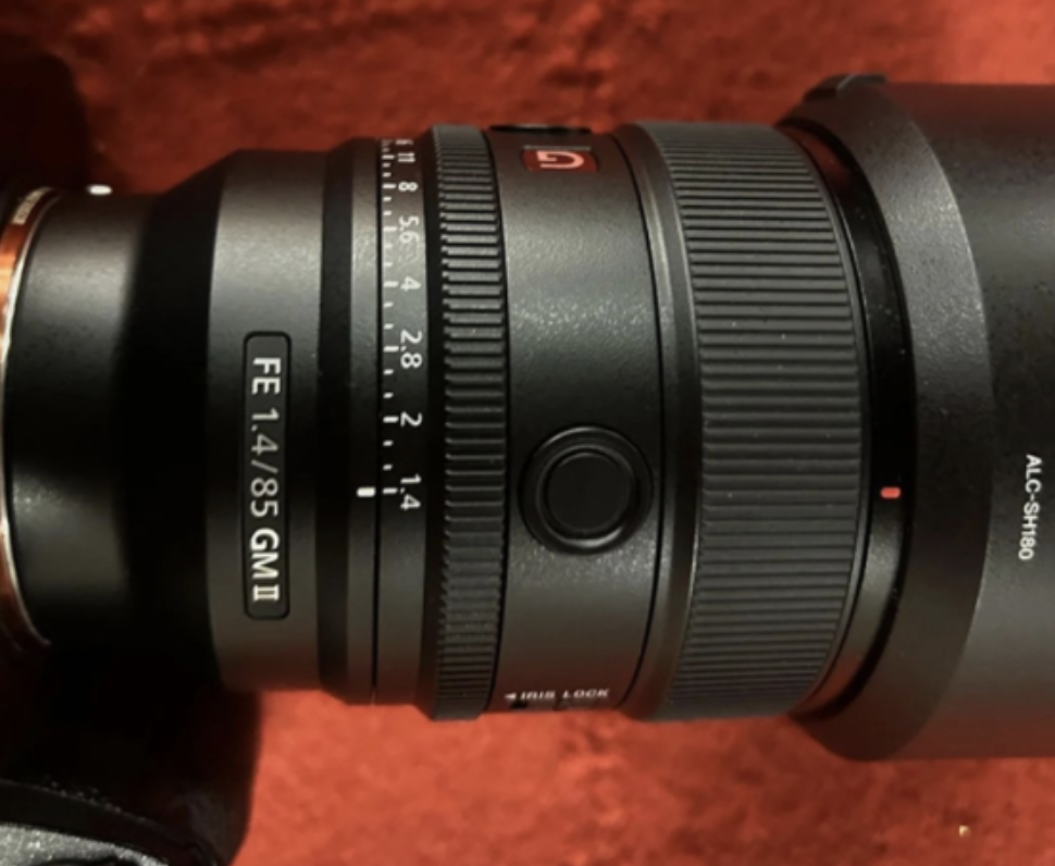 索尼 FE85mm F1.4 GM 二代相机镜头更多外观谍照曝光:新增自定义按键、有望 8 月 28 日发布