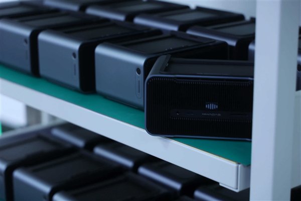 酷睿Ultra 200V迷你机第一次有了独立显卡!模块化设计