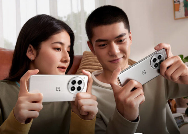 听我的 开学前入手这款手机 大学三年都不用换机了