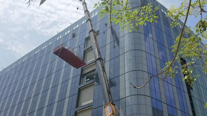 总投资5.75亿元，这家新型显示研发生产基地首组设备顺利入驻