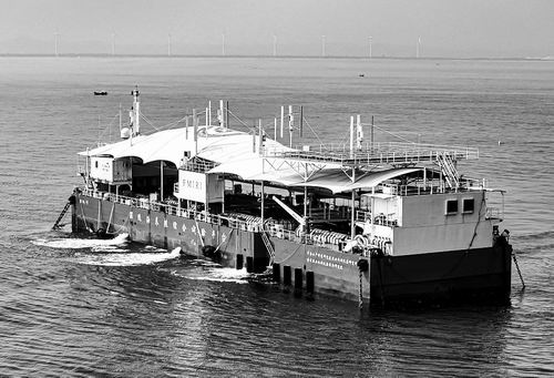 “渔机1号”深远海养殖综合试验平台投入运营