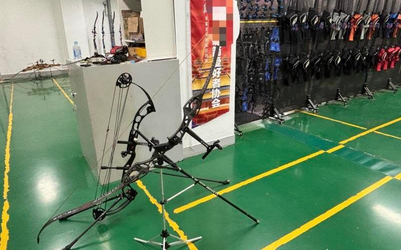 10米外洞穿不锈钢盆,“箭在弦上”安全不能松弛 |新京报快评