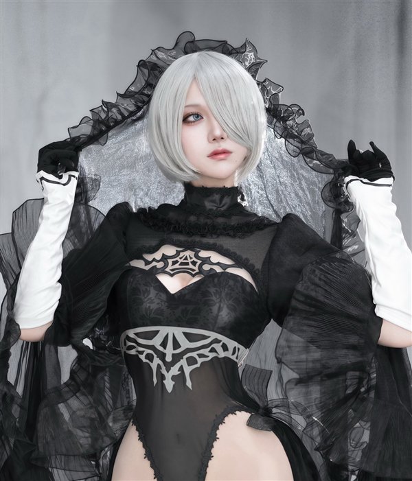 日本妹子COS《尼尔》2B美图赏:皮肤白皙 身材完美