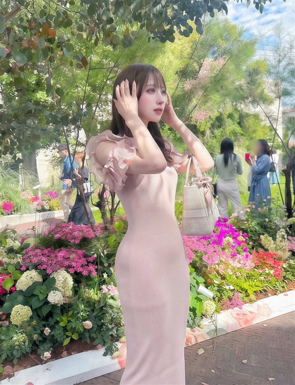 日本妹子COS《尼尔》2B美图赏:皮肤白皙 身材完美