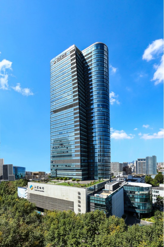 江苏银行2024上半年业绩再添新彩,零售转型成效显著